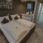 Mey Hotel 2*